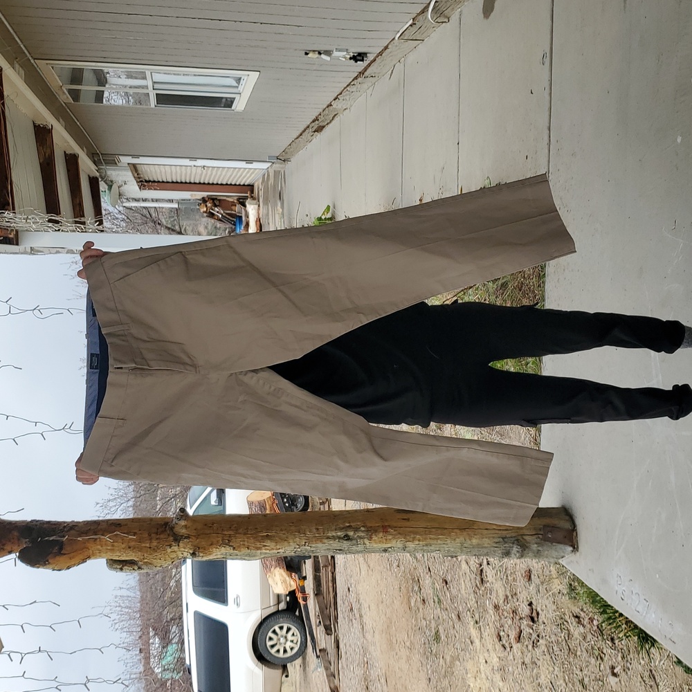 GAP Khaki Oversized Beige Pants – Tailored